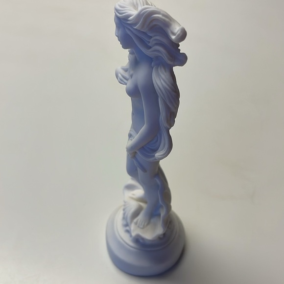 The Birth of Venus small copy sculpture from Italy. - Picture 6 of 7